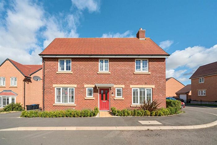 4 Bedroom Detached House For Sale In Woodford Halse, Daventry, NN11