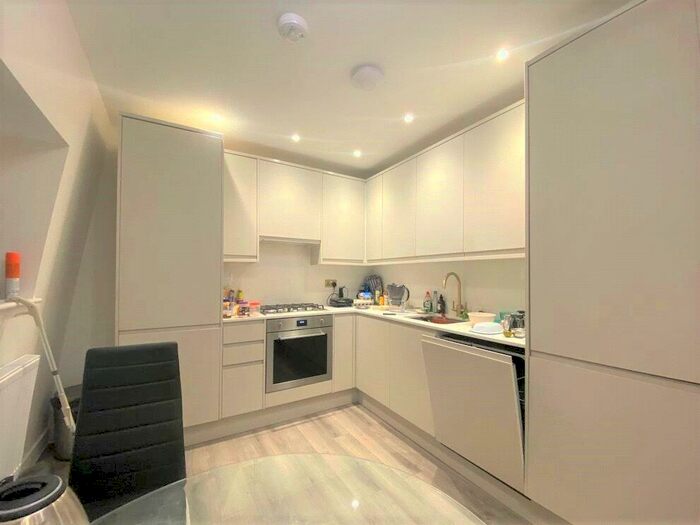 2 Bedroom Apartment To Rent In Fonthill Road, Finsbury Park, London, N4
