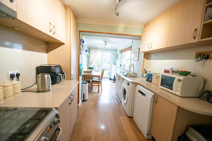 3 Bedroom Semi-Detached House For Sale In Vicarage Hill, Flitwick, MK45