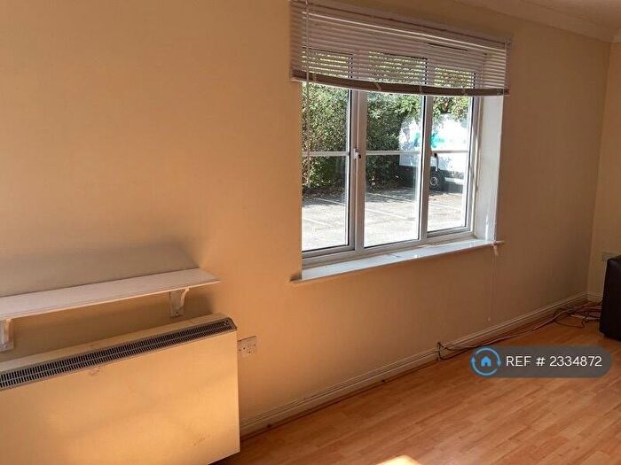 2 Bedroom End Of Terrace House To Rent In Huntington Place, Slough, SL3