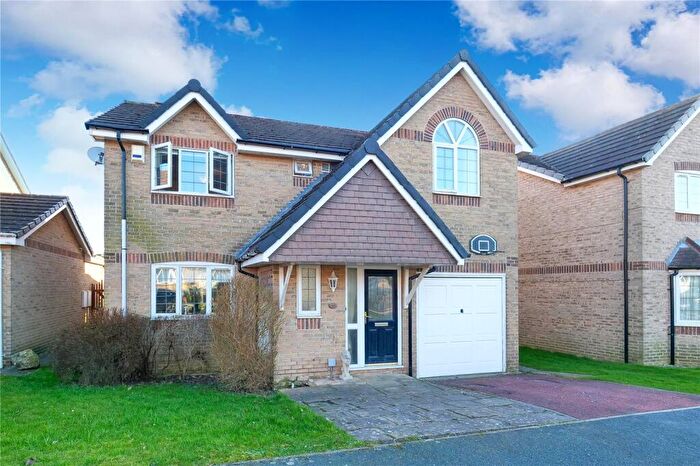 4 Bedroom Detached House For Sale In Oakleigh View, West Lane, Baildon, Shipley, BD17