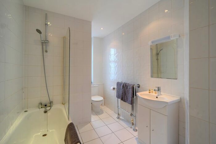 Studio To Rent In Hill Street, Mayfair, W1J