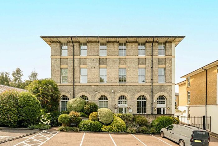 2 Bedroom Flat For Sale In St. Vincents Lane, Finchley, NW7