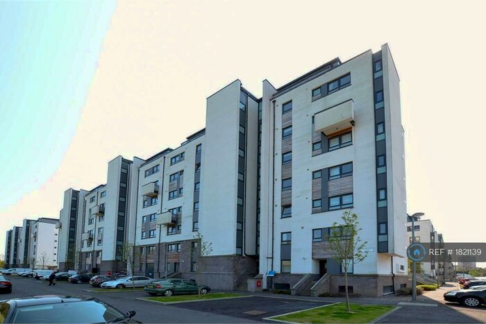 3 Bedroom Flat To Rent In Colonsay View, Edinburgh, EH5
