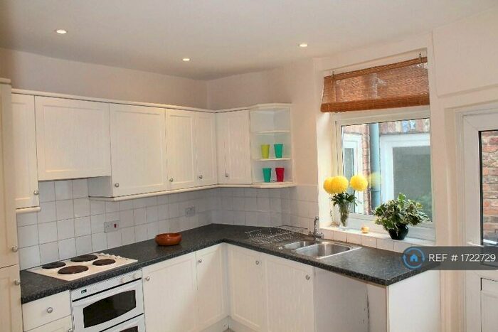 2 Bedroom Terraced House To Rent In Brock Street, Macclesfield, SK10