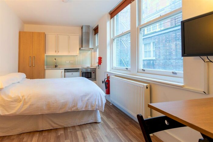Studio To Rent In Kensington High Street, Kensington, W8