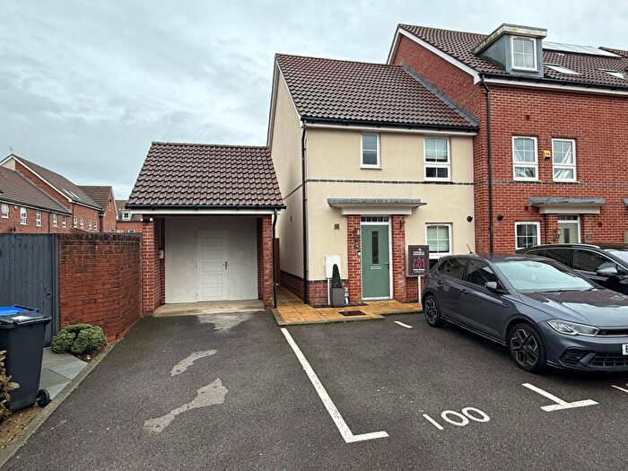 3 Bedroom End Of Terrace House For Sale In Brothers Avenue, Worthing, BN13