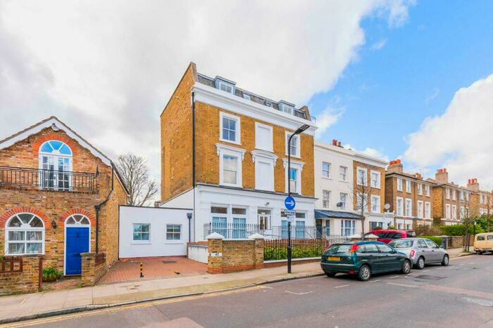 1 Bedroom Flat To Rent In Navarino Road, London Fields, London, E8