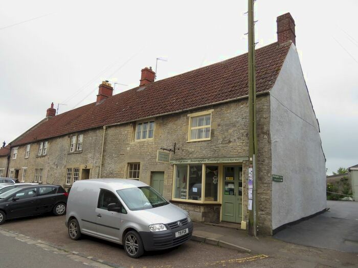 1 Bedroom Flat To Rent In High Street, Marshfield, Chippenham, SN14