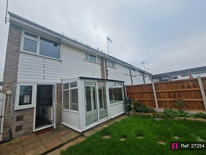 3 Bedroom Semi-Detached House To Rent In Arun, Tilbury, RM18