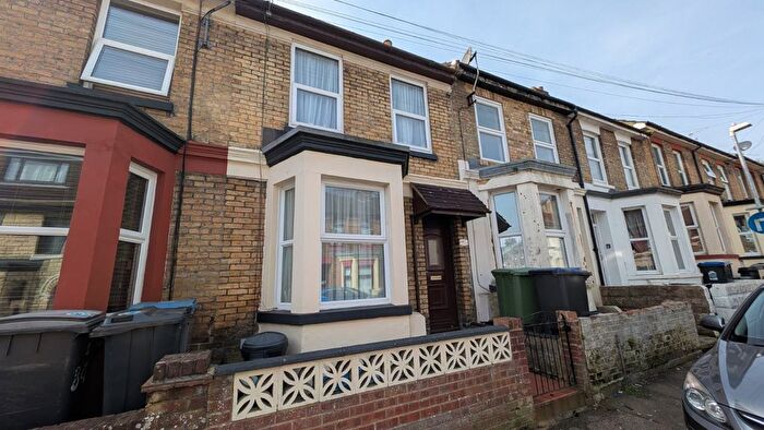 2 Bedroom Terraced House To Rent In Oswald Road, Dover, Kent, CT17