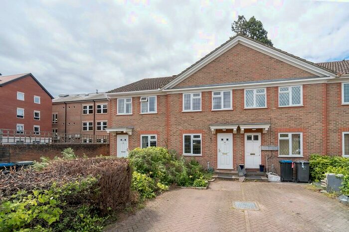2 Bedroom Terraced House To Rent In Riversdell Close, Chertsey, KT16
