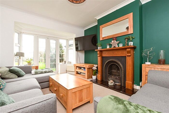 4 Bedroom Detached House For Sale In Birling Road, Snodland, Kent, ME6