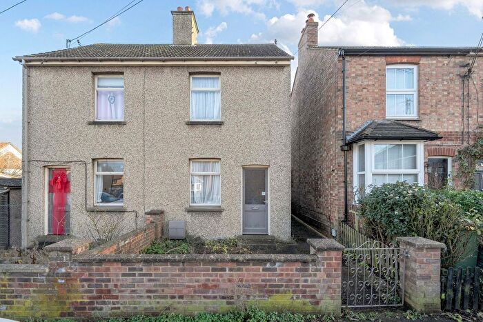 3 Bedroom Semi-Detached House For Sale In Windmill Road, Flitwick, MK45