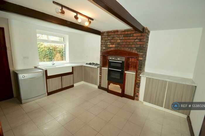 2 Bedroom Terraced House To Rent In Two Trees Lane, Denton, Manchester, M34