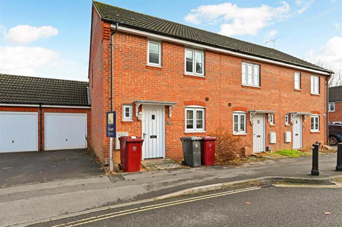 3 Bedroom Detached House To Rent In Baxendale Road, Chichester, PO19