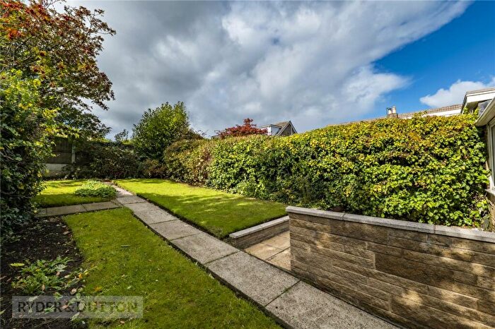2 Bedroom Bungalow For Sale In Shannon Close, Rastrick, Brighouse, HD6