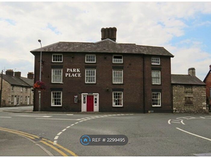 2 Bedroom Flat To Rent In Park Place, Ruthin, LL15