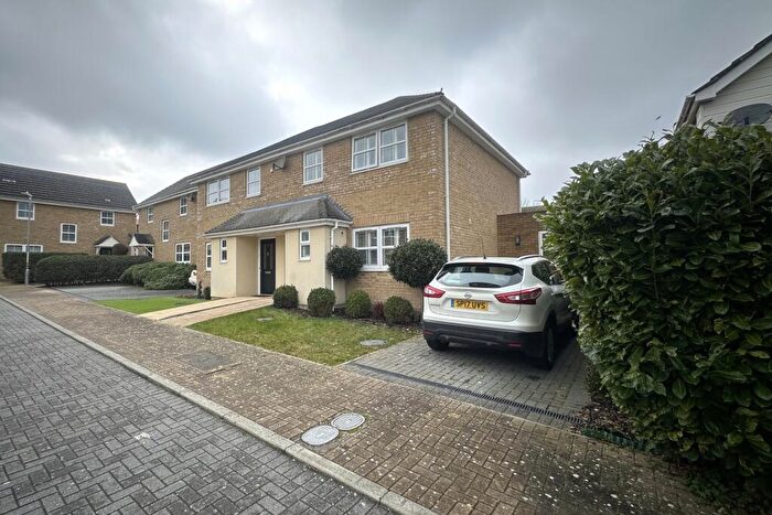 3 Bedroom Semi Detached House For Sale In St James Close, Deal, CT14