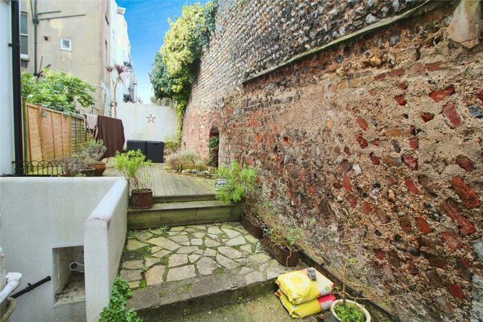 1 Bedroom Flat To Rent In Buckingham Road, Brighton, East Sussex, BN1