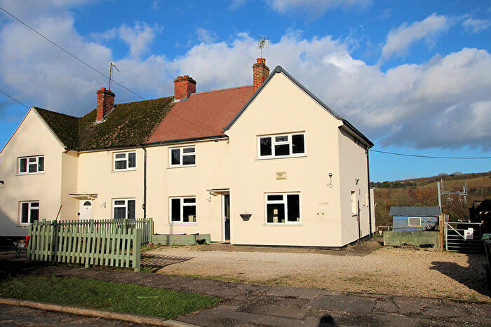 3 Bedroom Semi-Detached House For Sale In Hartslock View, Lower Basildon, Reading, Berkshire, RG8