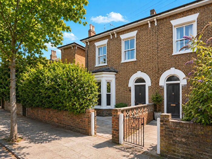 3 Bedroom End Terrace House To Rent In Middleton Road, London, E8