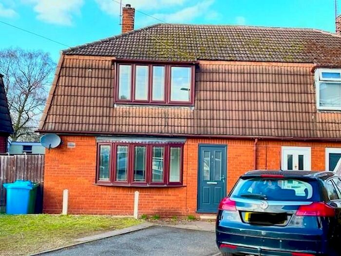 3 Bedroom Semi-Detached House To Rent In Honeybourne Crescent, Wombourne, Wolverhampton, WV5