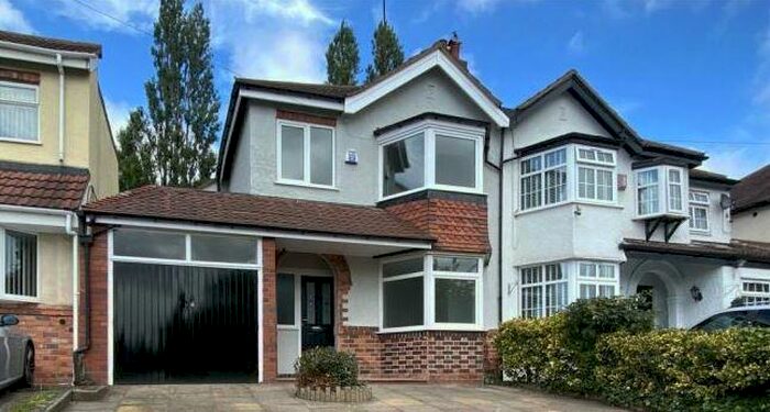 4 Bedroom Semi-Detached House To Rent In Hagley Road West, Oldbury, B68
