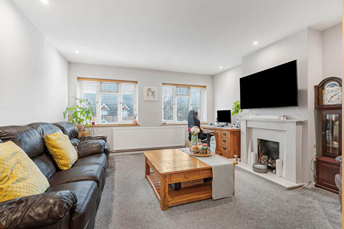 2 Bedroom Apartment For Sale In The Parade, Trumpsgreen Road, Virginia Water, Surrey, GU25