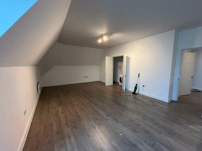 1 Bedroom Apartment To Rent In Bracknell, RG12