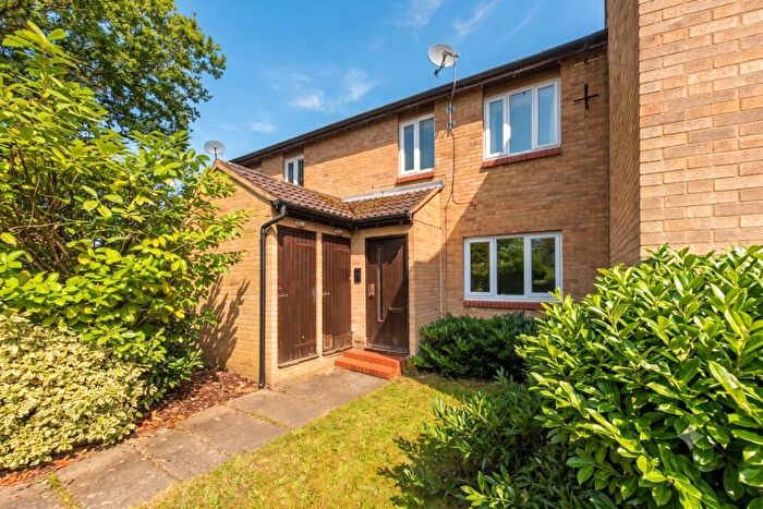 1 Bedroom Flat To Rent In Goldsworth Park, Woking, Surrey, GU21