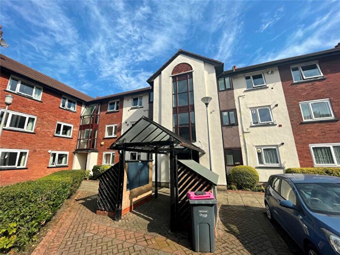 3 Bedroom Apartment To Rent In Squires Court, Salford, Manchester, M5