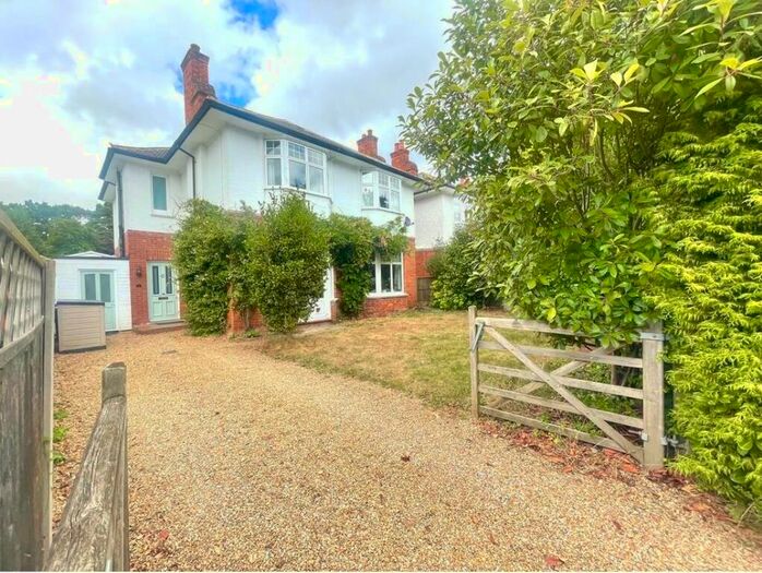 5 Bedroom Detached House To Rent In Bath Road, Camberley, GU15