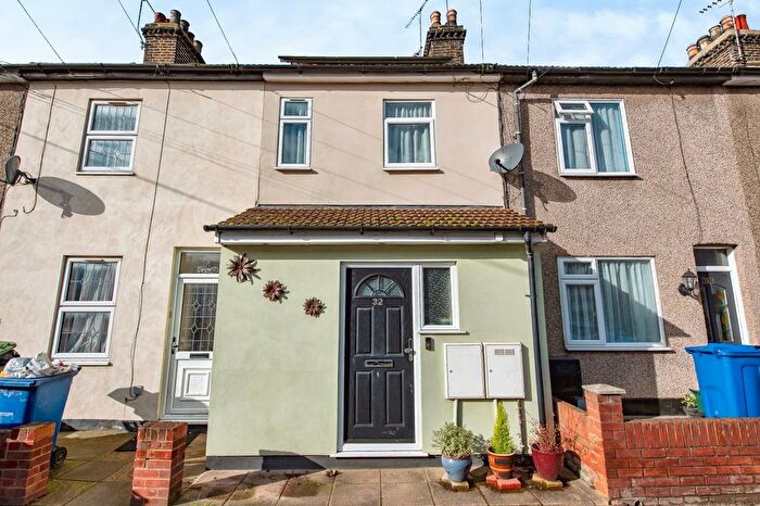 3 Bedroom Terraced House For Sale In Flint Street, Grays, RM20