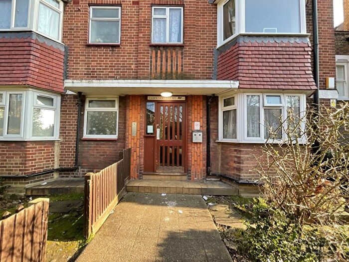 2 Bedroom Flat To Rent In Fairlop Road, London, E11