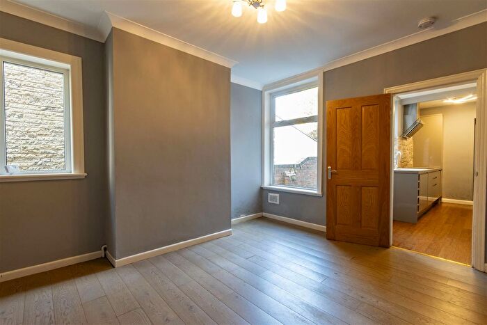 2 Bedroom Semi-Detached House For Sale In Brockwell Lane, Brockwell, Chesterfield, S40