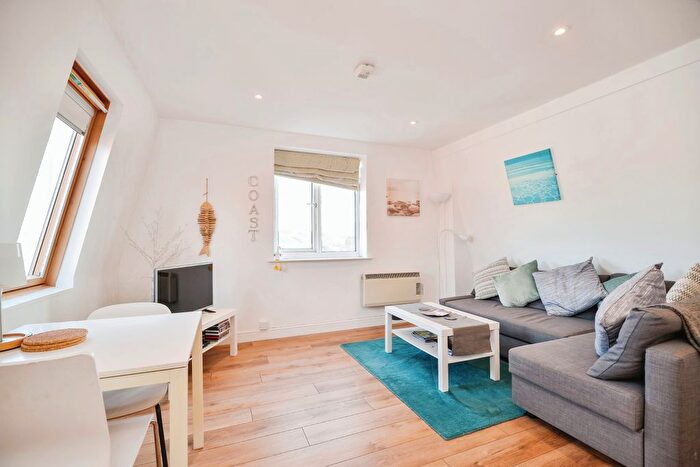 1 Bedroom Flat For Sale In Flowergate, Whitby, North Yorkshire, YO21