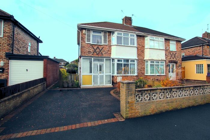 3 Bedroom Semi-Detached House To Rent In Leafield Road, Halewood, L25