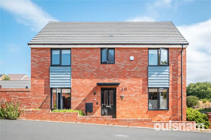 4 Bedroom Detached House For Sale In Hunts Road, Stirchley, Birmingham, B30