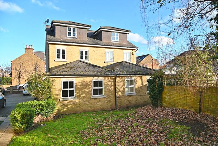 2 Bedroom Flat To Rent In Upper Grotto Road, Twickenham, TW1