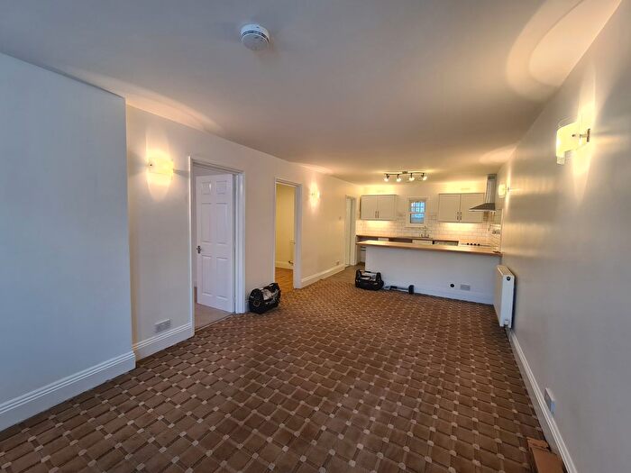 1 Bedroom Flat To Rent In Rock Road, Torquay, TQ2