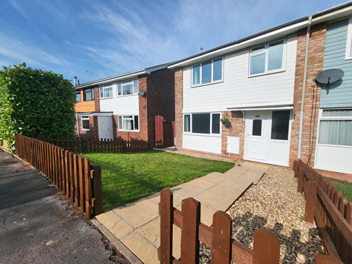 3 Bedroom End Of Terrace House To Rent In Badgeworth, Yate, Bristol, BS37