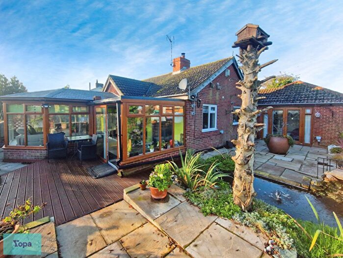 2 Bedroom Detached Bungalow For Sale In North Street, Owston Ferry, Doncaster, DN9