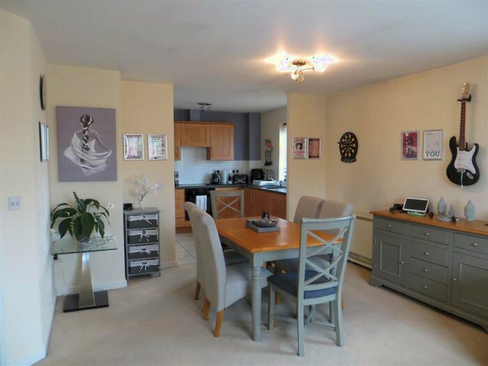 1 Bedroom Apartment To Rent In Ratcliffe Avenue, Kings Norton, B30