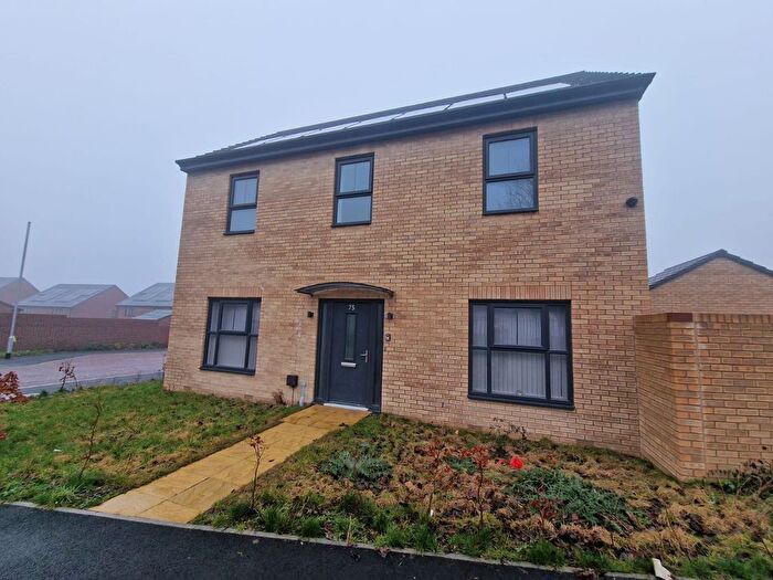 4 Bedroom Detached House To Rent In Camelia Avenue, Leeds, LS14