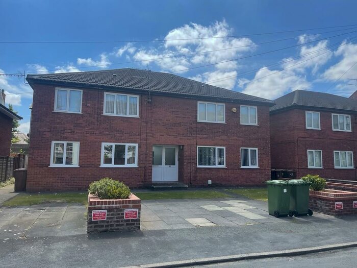 2 Bedroom Ground Flat To Rent In Courtenay Road, Waterloo, L22