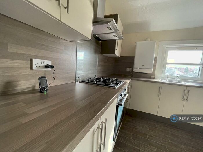 2 Bedroom Flat To Rent In Sprotwell Terrace, Sauchie, Alloa, FK10