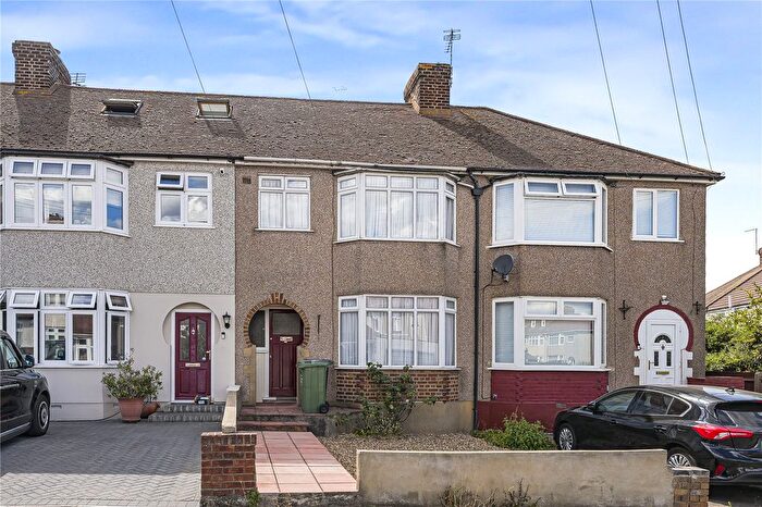3 Bedroom Terraced House For Sale In Maybury Avenue, Dartford, Kent, DA2