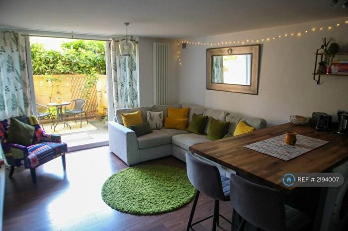 2 Bedroom Flat To Rent In The Avenue, Beckenham, BR3