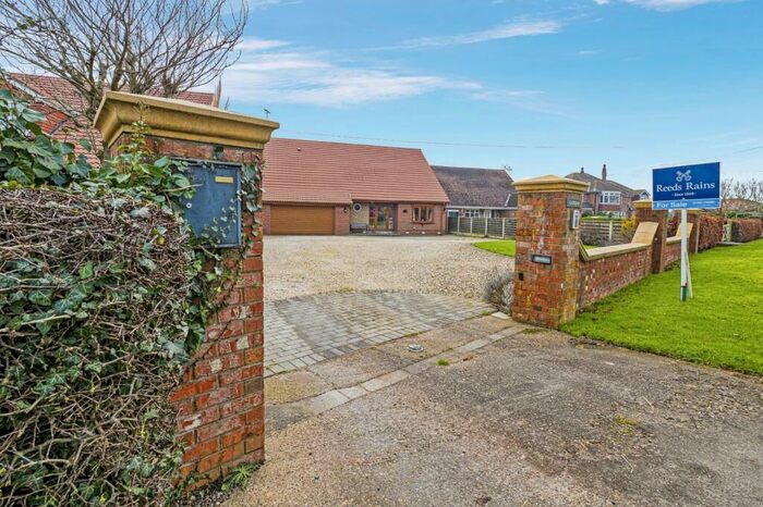 4 Bedroom Detached House For Sale In Main Road, Wyton, Hull, East Yorkshire, HU11